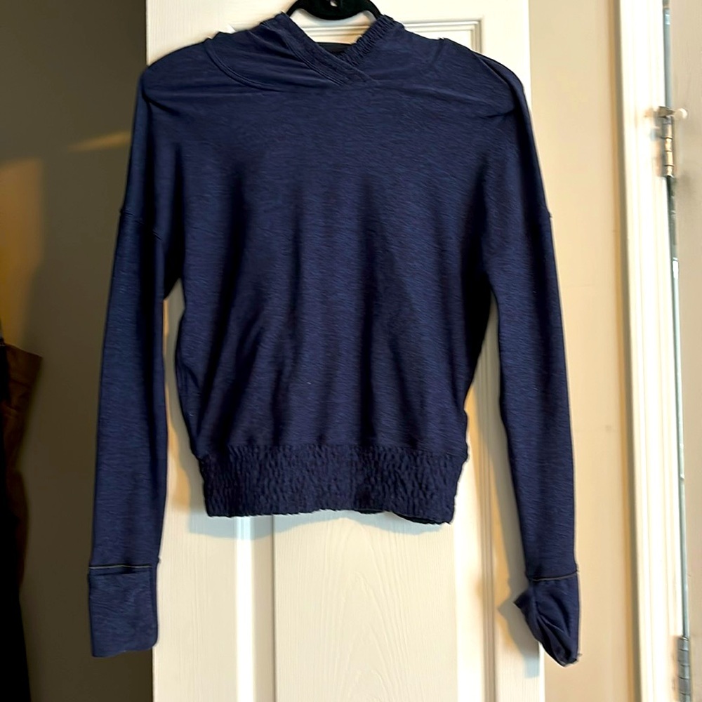 Lululemon size 2 navy blue hoodie with thumb holes/ mitten hands.Price Firm‼️